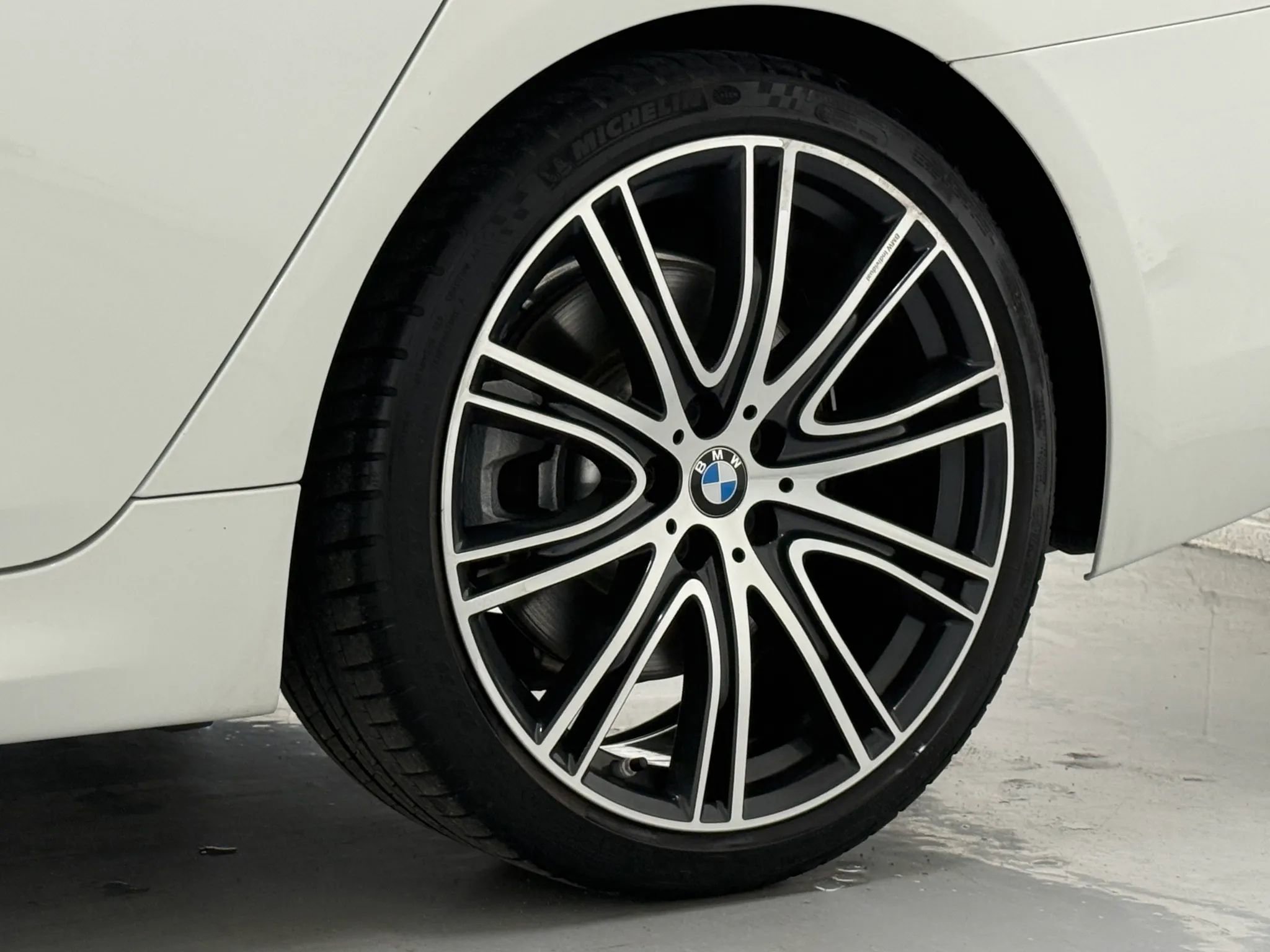 Used 2019 BMW 540i w/ M Sport Package image 46