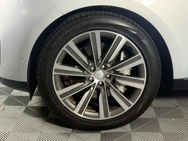 Used 2025 Land Rover Range Rover SE image 14