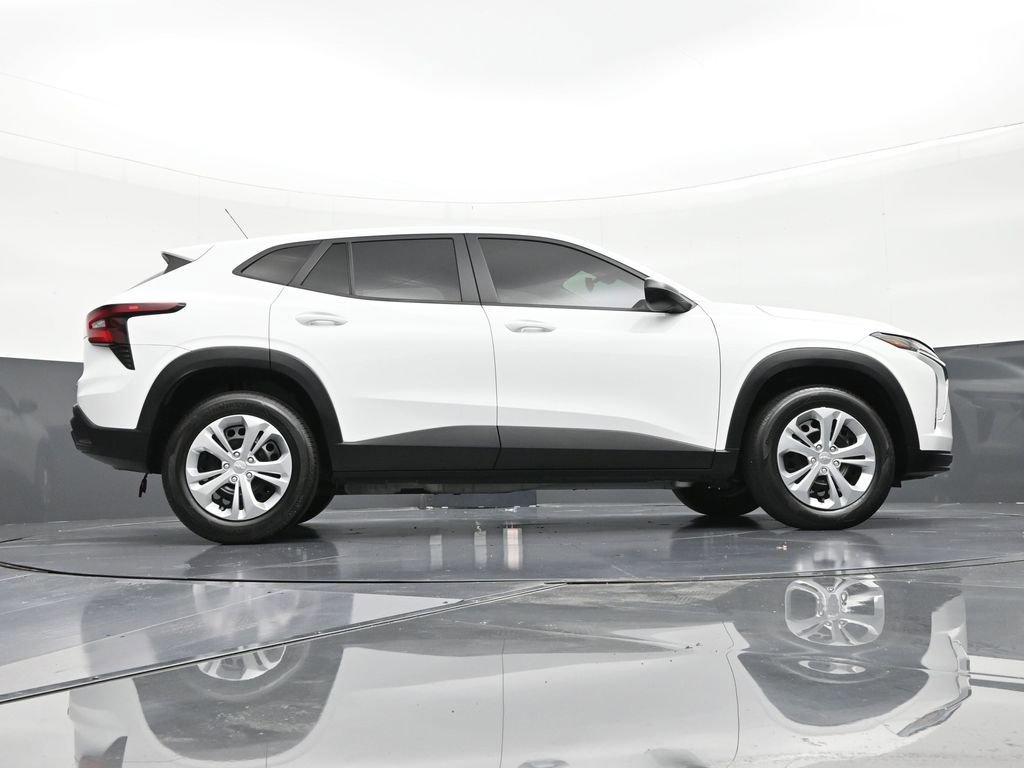 Used 2024 Chevrolet Trax LS FWD image 26