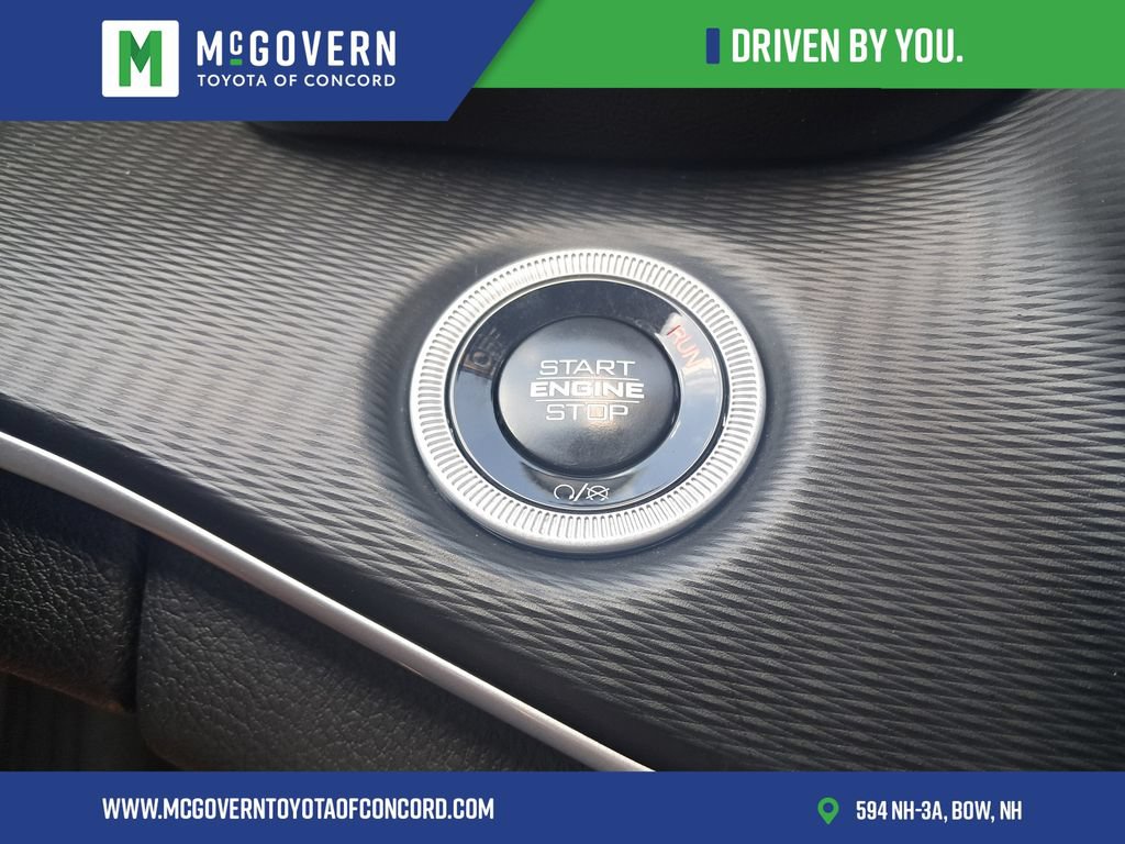 Used 2025 Jeep Grand Cherokee Altitude AWD/4WD image 29