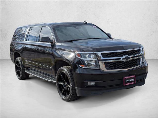 Used 2017 Chevrolet Suburban LT image 3