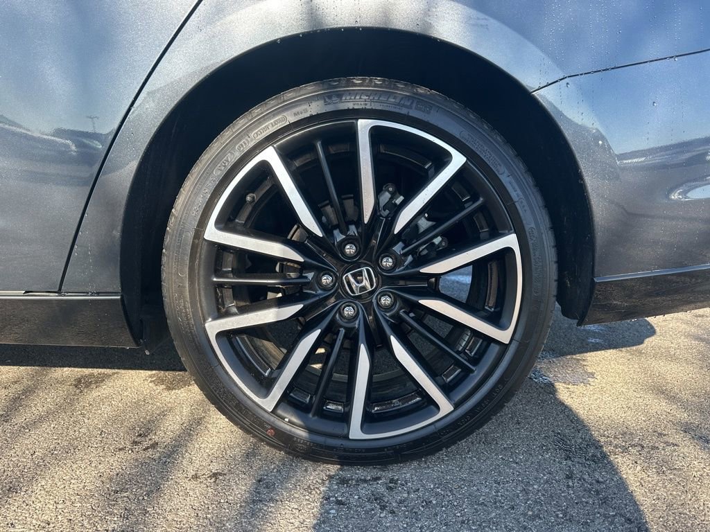 Used 2024 Honda Accord Touring image 7