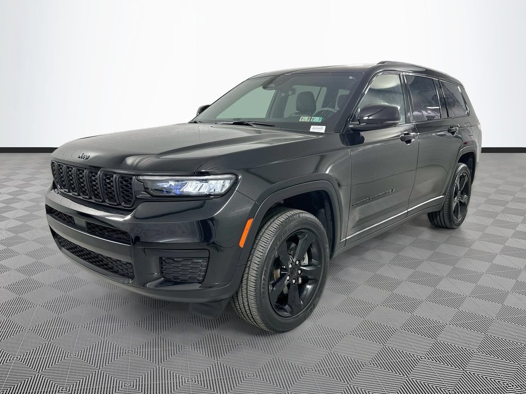 Used 2025 Jeep Grand Cherokee L Altitude AWD/4WD image 3