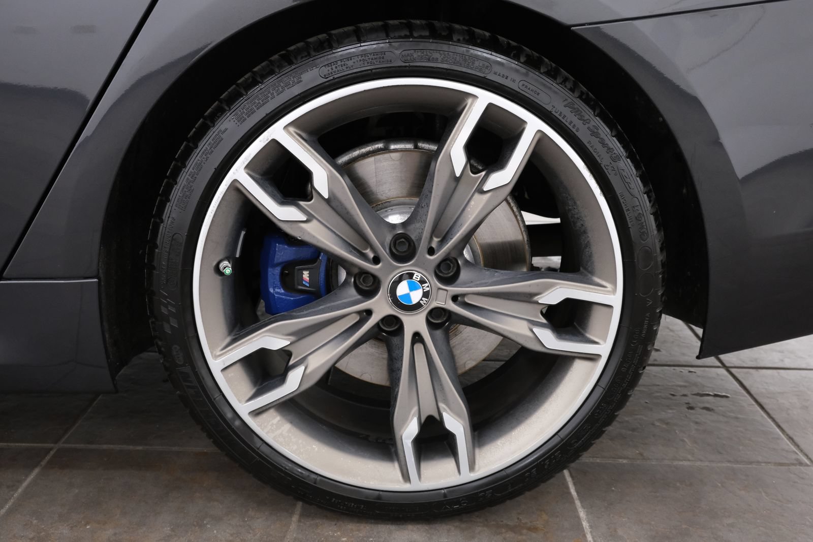 Used 2018 BMW M550i xDrive AWD/4WD image 38