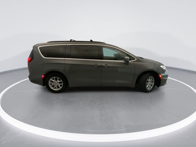 Used 2022 Chrysler Pacifica Touring-L FWD image 5