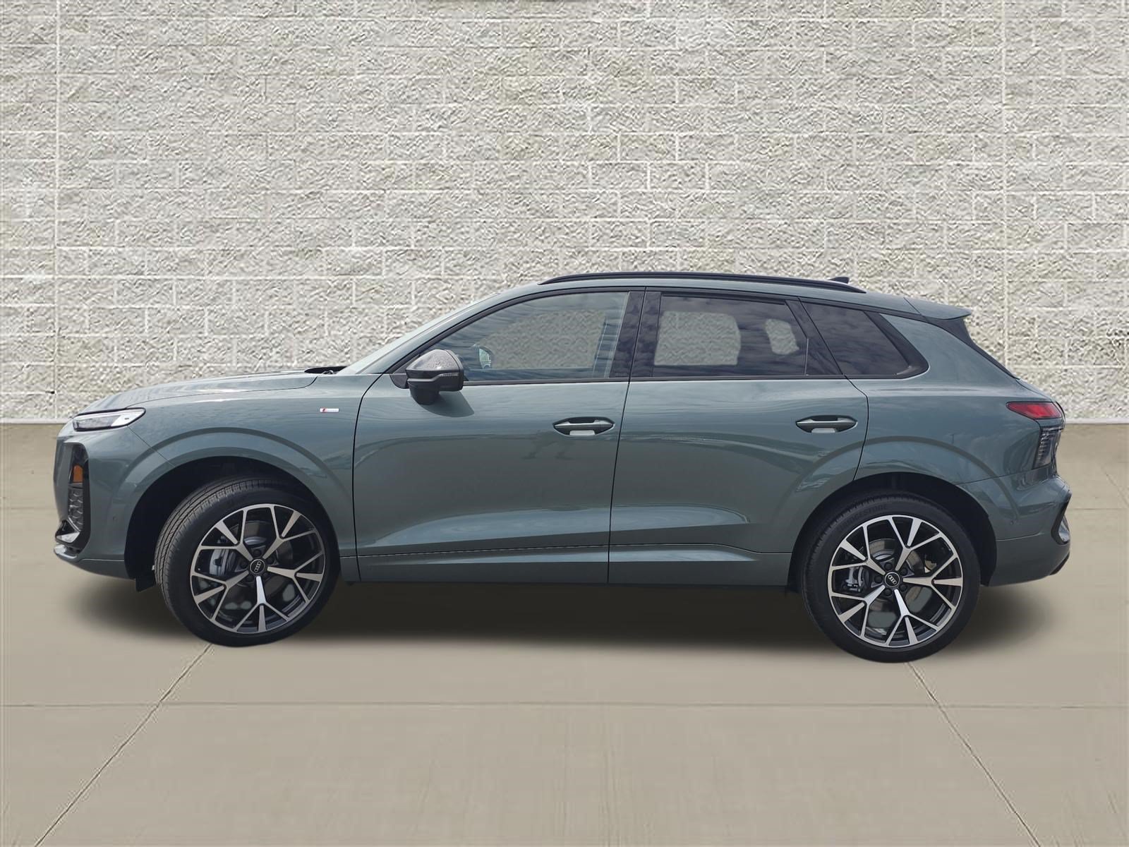 New 2026 Audi Q3 quattro 2.0T AWD/4WD image 4