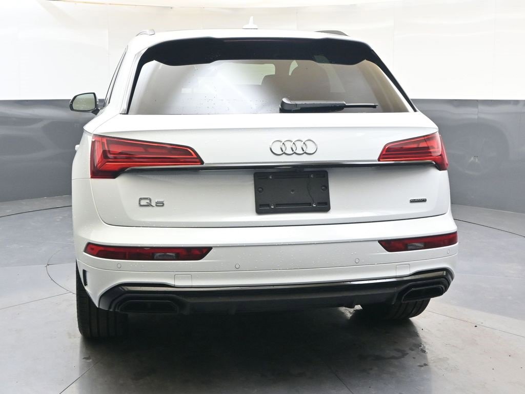 Certified 2025 Audi Q5 2.0T Premium w/ Convenience Plus Package image 4