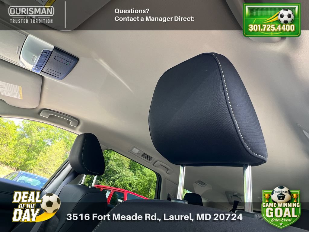 Used 2025 Nissan Pathfinder SV AWD/4WD image 18