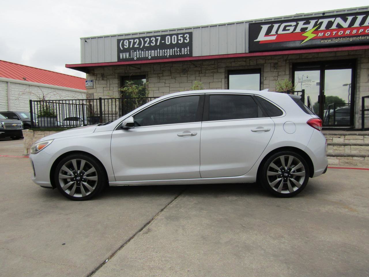 Used 2018 Hyundai Elantra GT Sport FWD image 2
