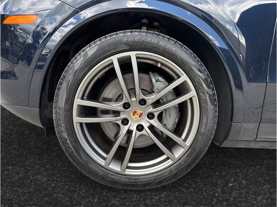 Used 2023 Porsche Cayenne S Platinum w/ Premium Package Plus AWD/4WD image 13