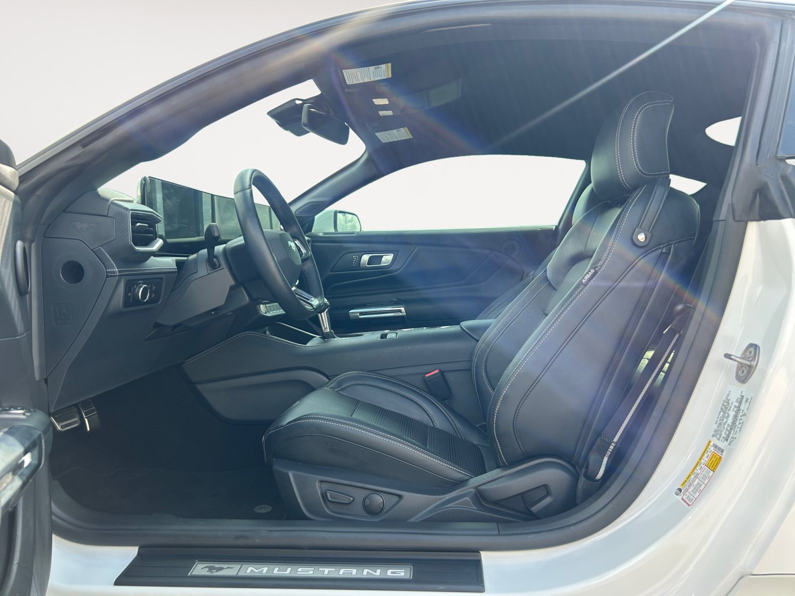 Used 2025 Ford Mustang Premium RWD image 19