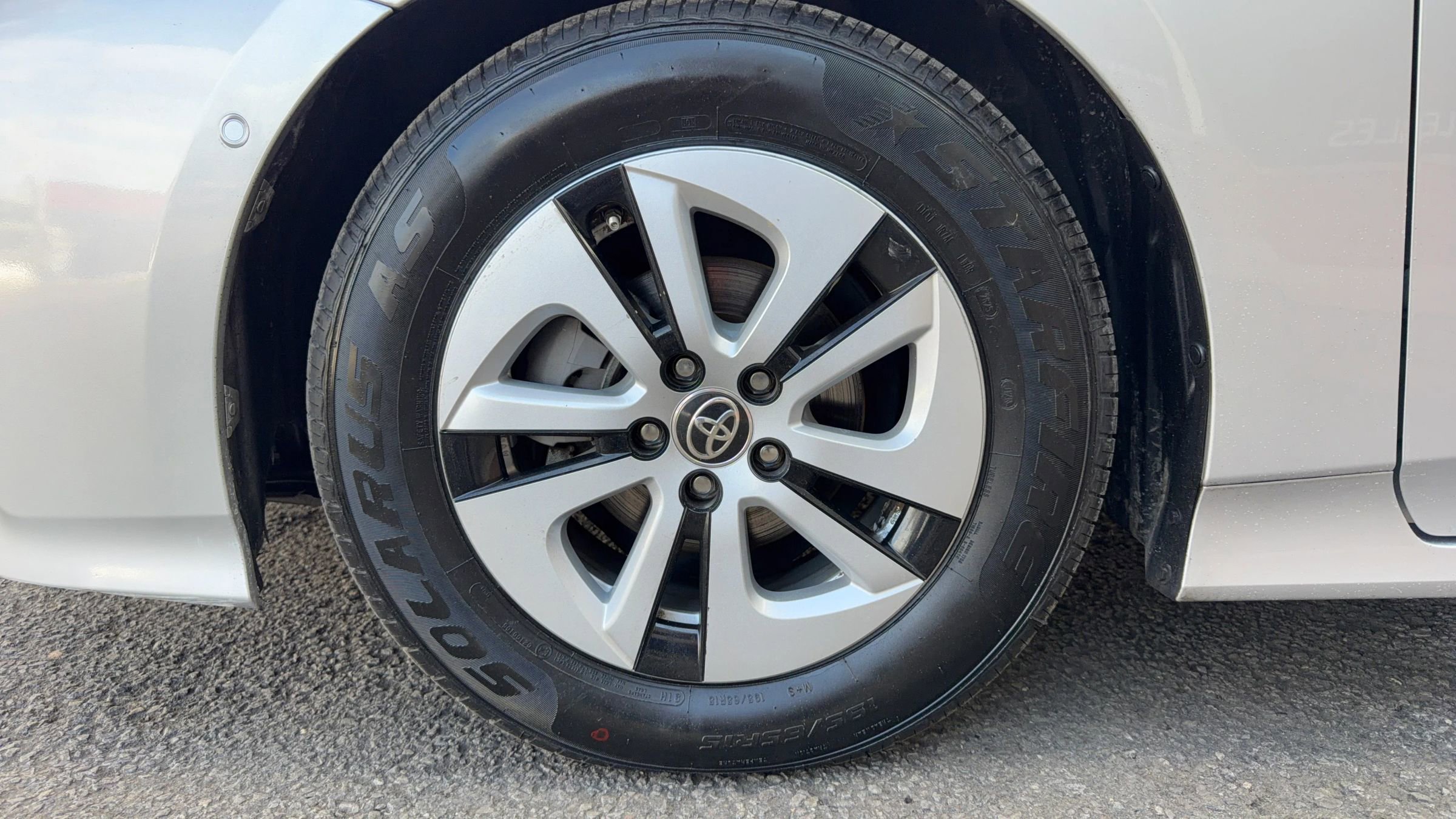 Used 2017 Toyota Prius Two w/ Prius Two Safety Plus Package image 9