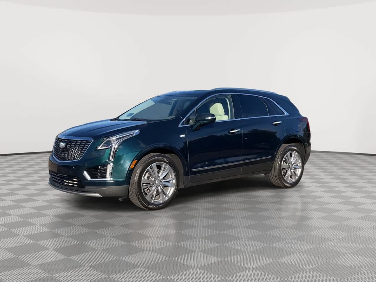 Certified 2024 Cadillac XT5 Premium Luxury AWD/4WD image 4
