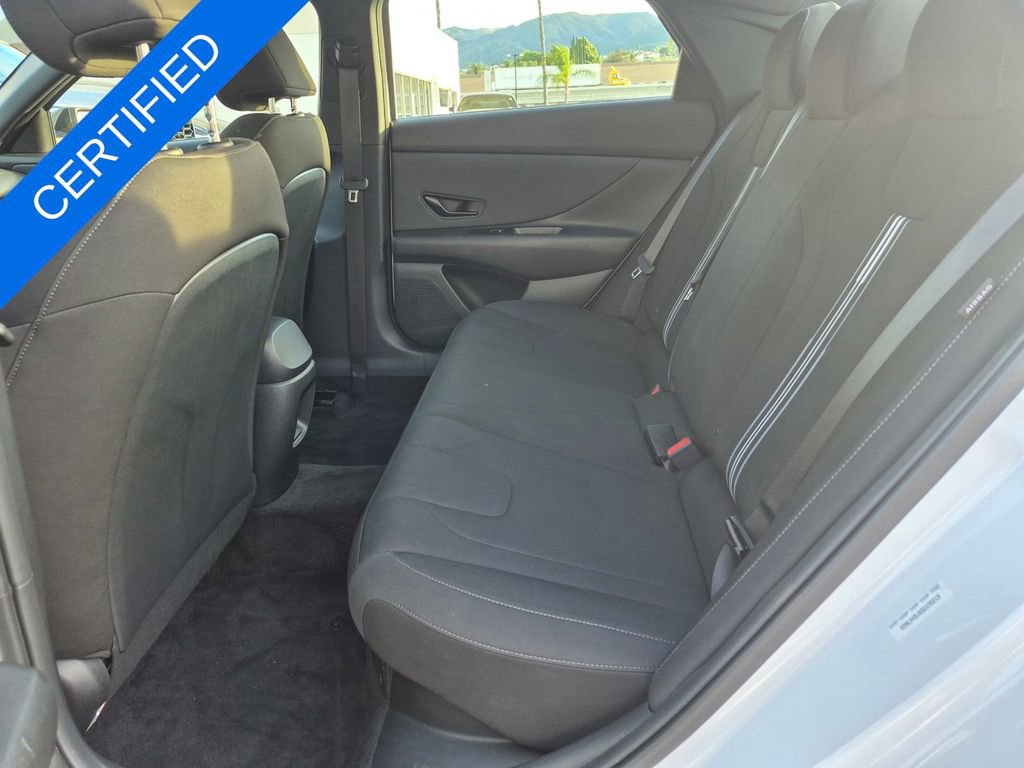 Used 2025 Hyundai Elantra SEL image 22