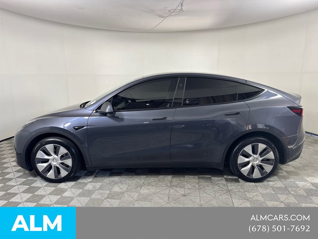 Used 2024 Tesla Model Y Long Range image 11