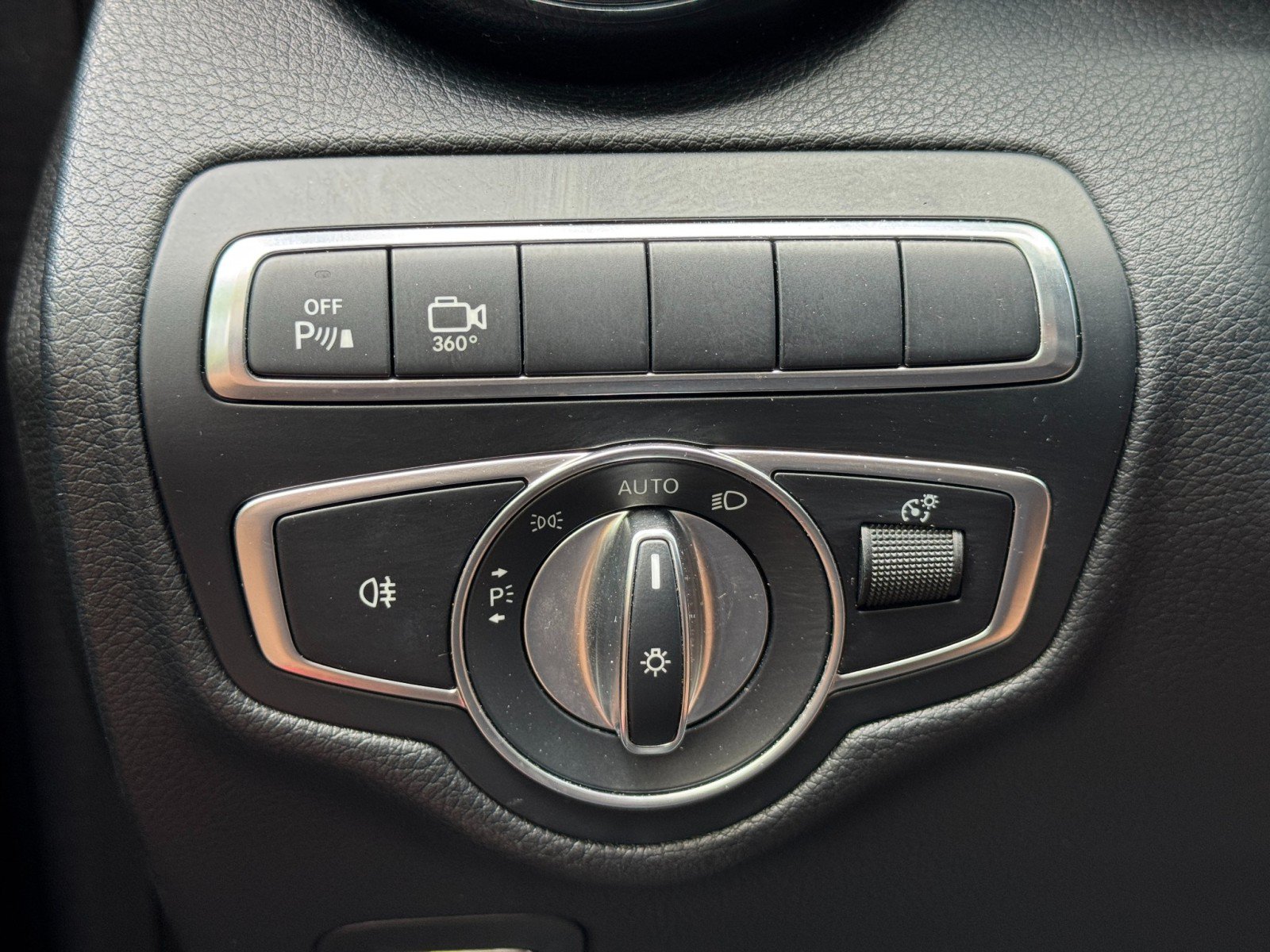 Used 2018 Mercedes-Benz GLC 350e 4MATIC image 18