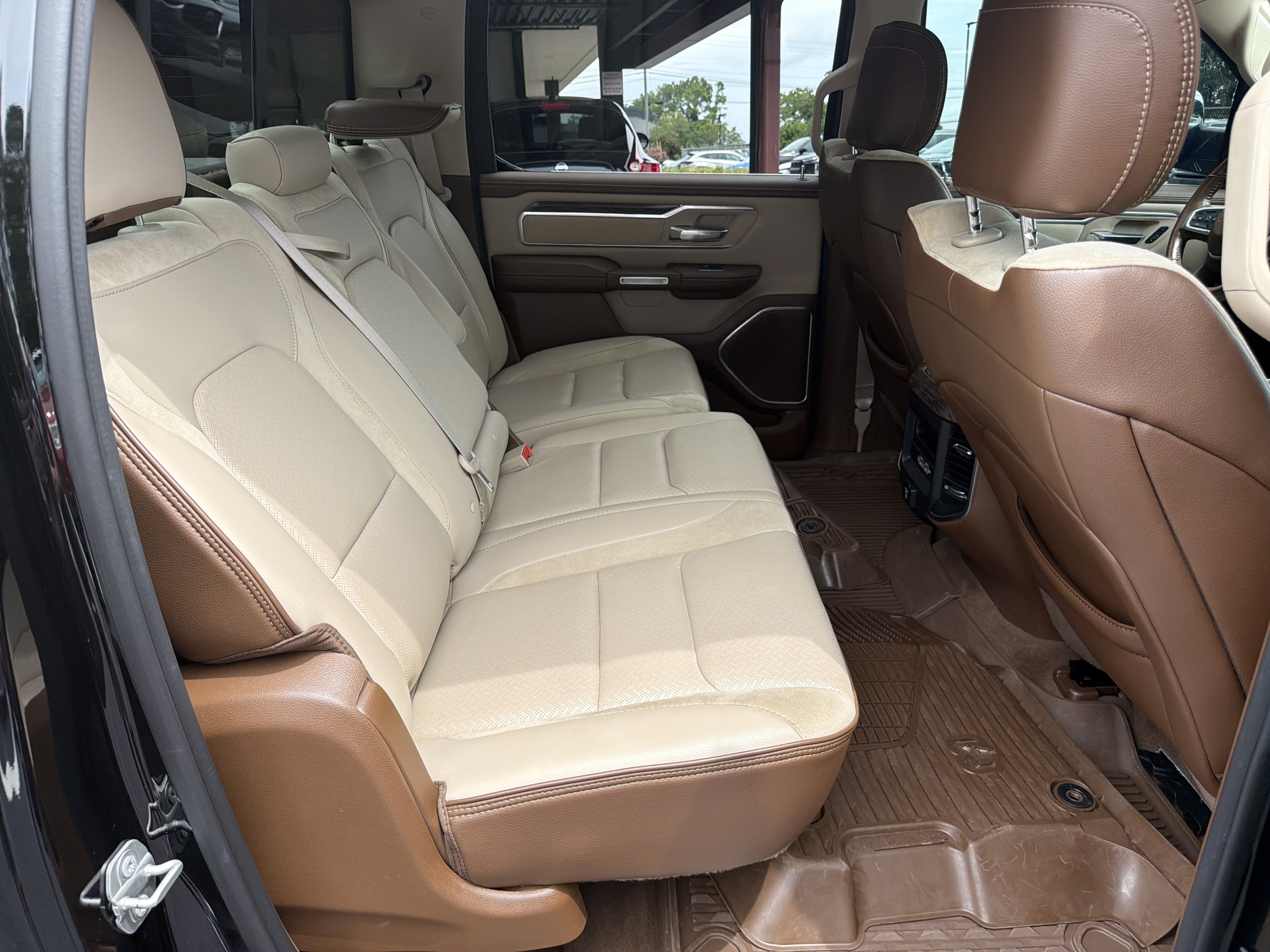 Used 2020 RAM 1500 Laramie AWD/4WD image 15
