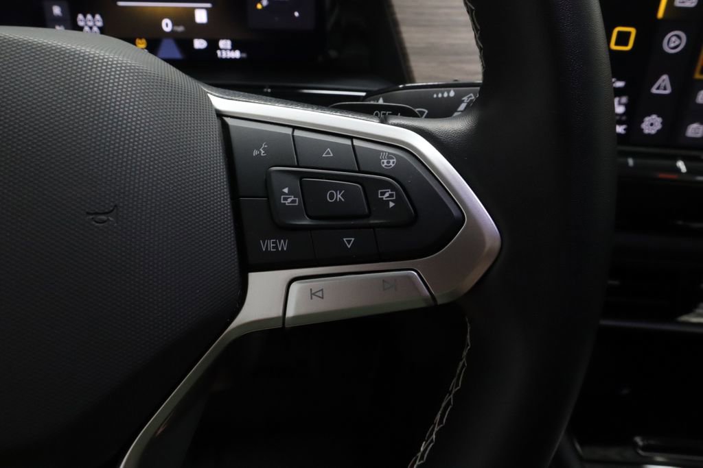 Used 2024 Volkswagen Atlas SEL AWD/4WD image 30