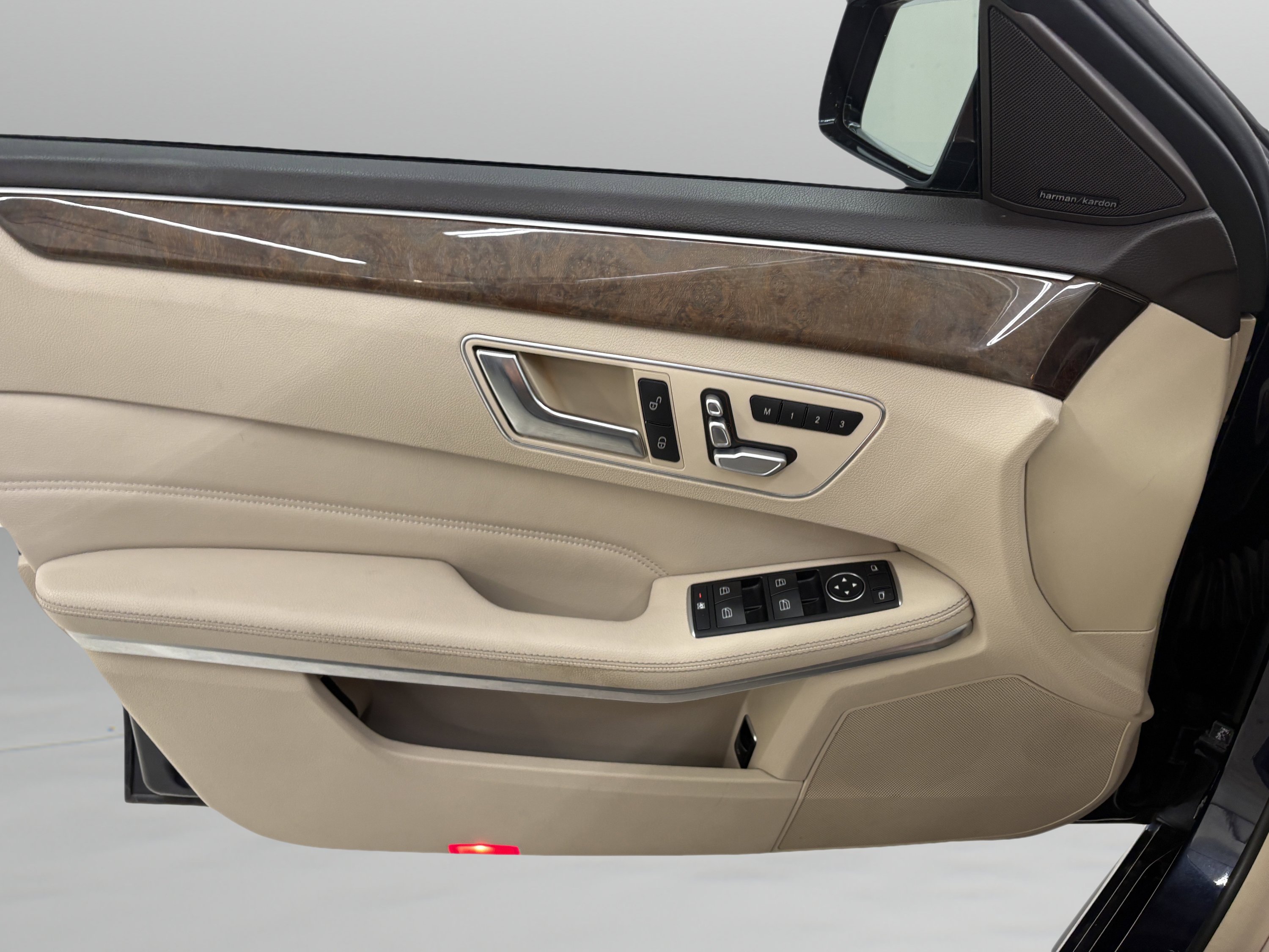 Used 2014 Mercedes-Benz E 350 4MATIC Sedan w/ Premium 1 Package image 33