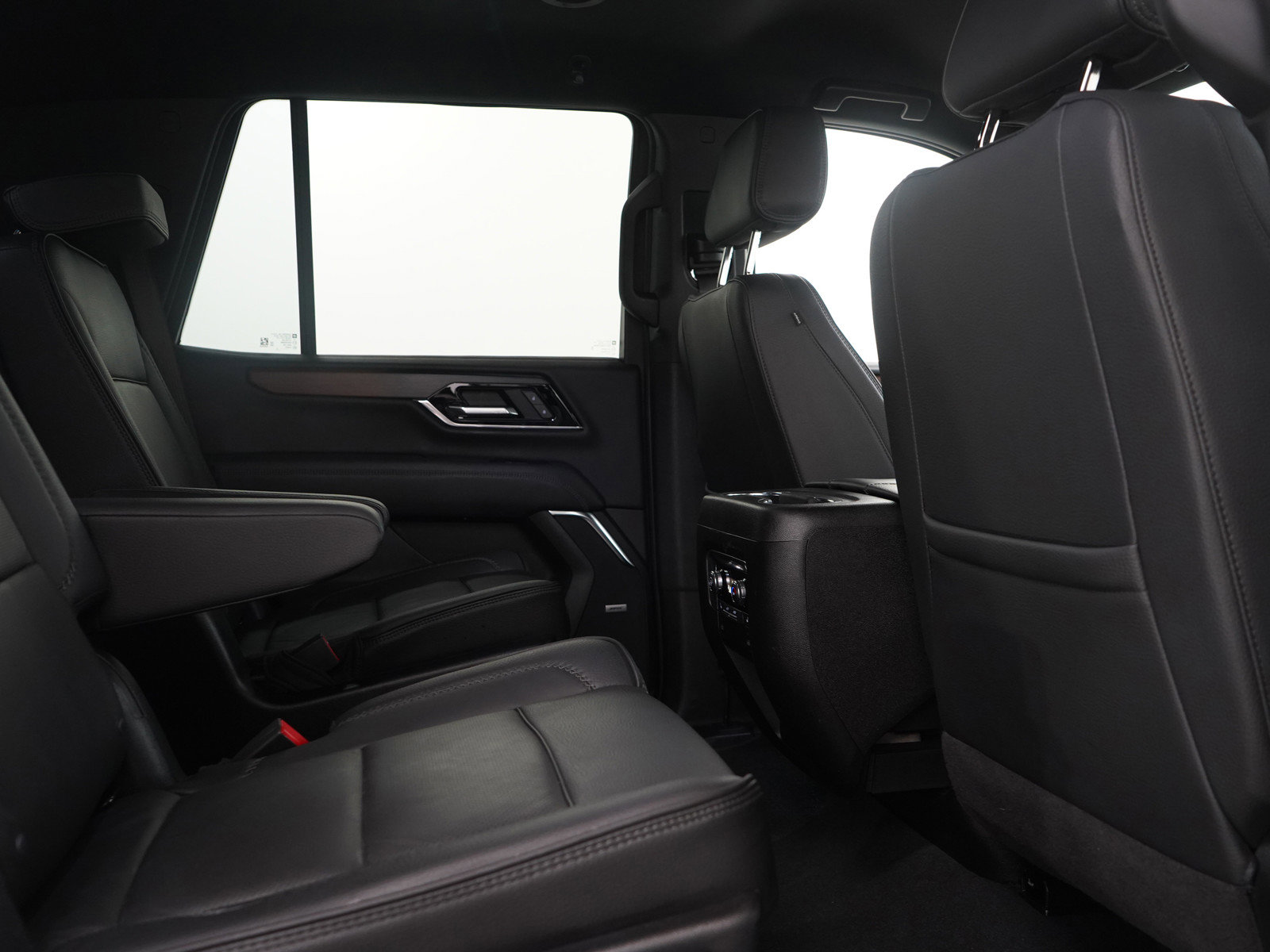 Used 2025 GMC Yukon Denali AWD/4WD image 12