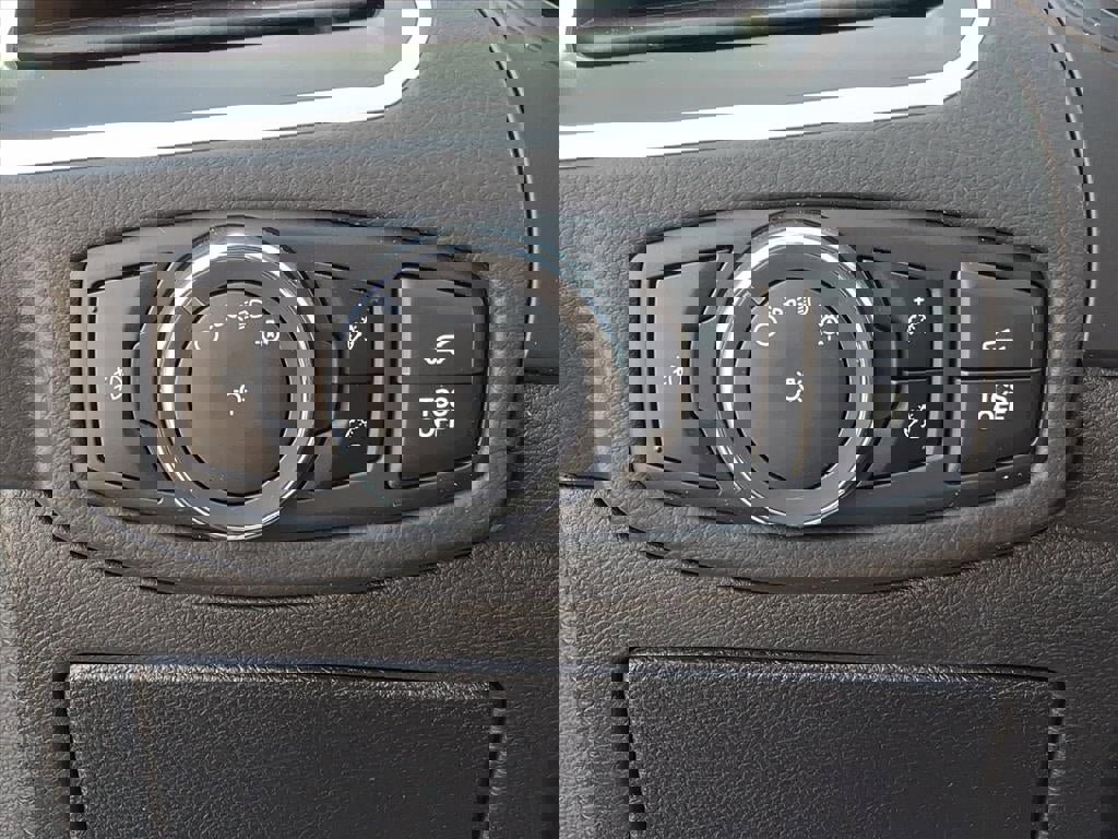 Used 2023 Ford Edge SEL w/ Convenience Package image 15