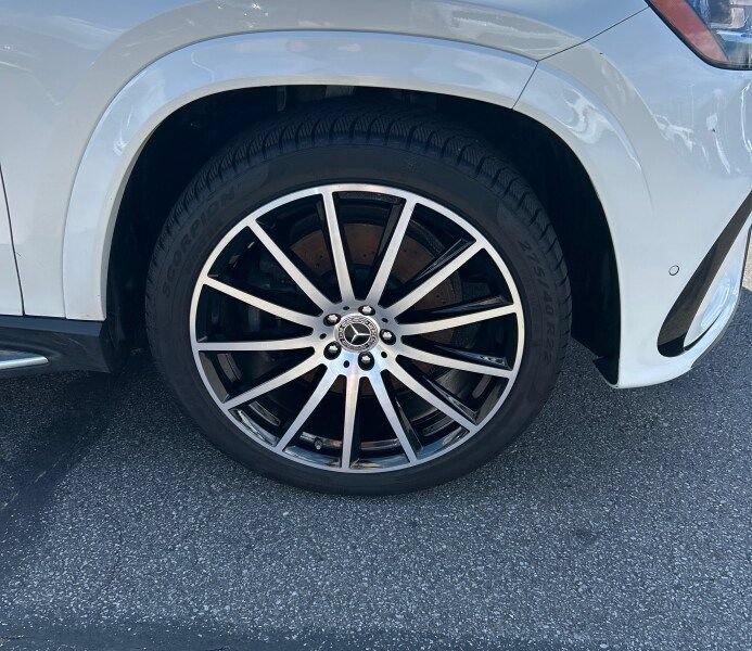 Used 2024 Mercedes-Benz GLS 450 4MATIC image 13