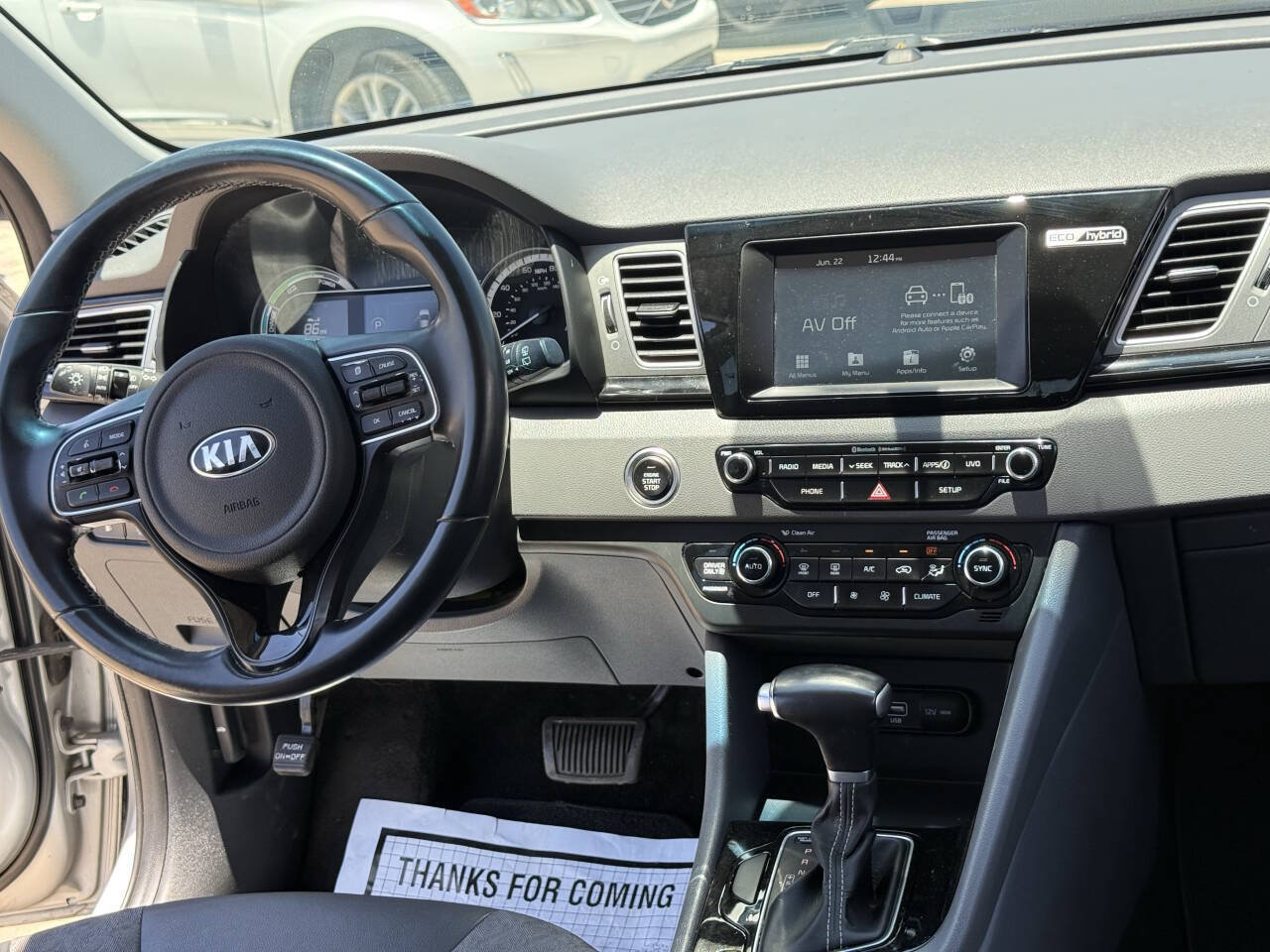 Used 2017 Kia Niro EX FWD image 3