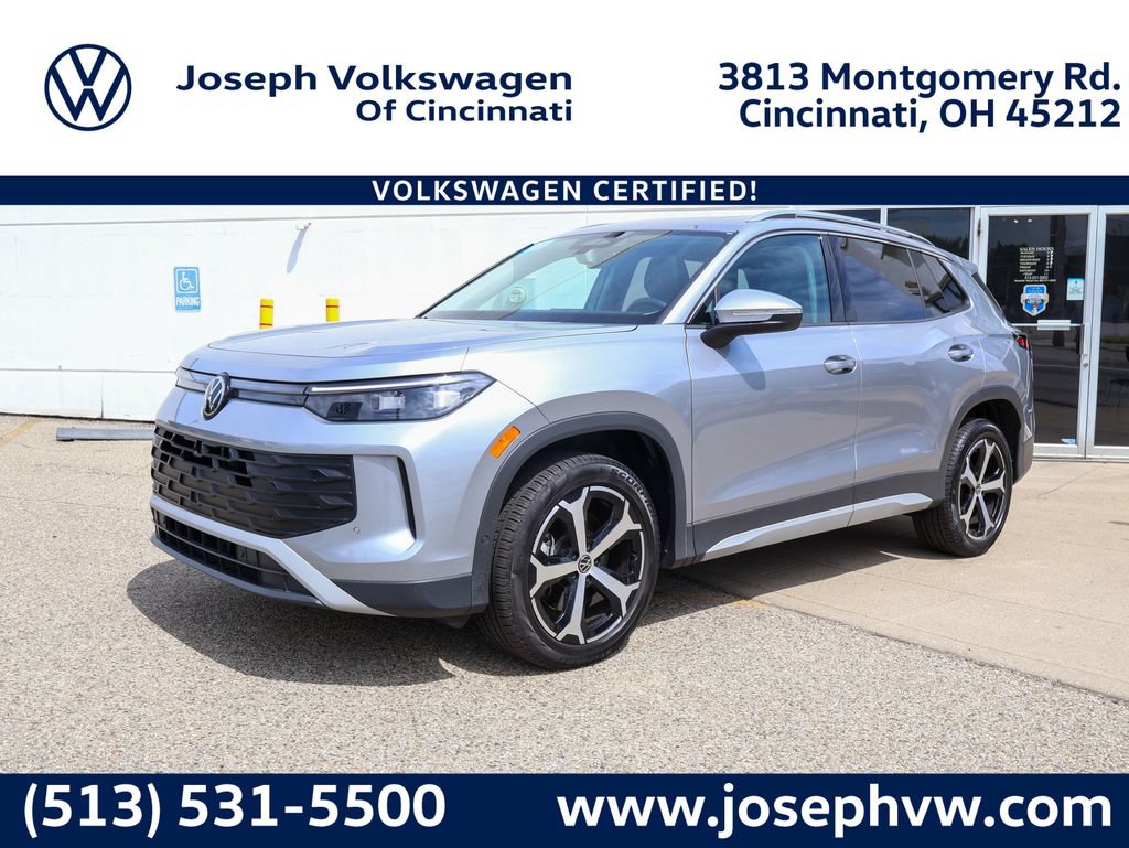 Certified 2025 Volkswagen Tiguan SE w/ Panoramic Sunroof Package