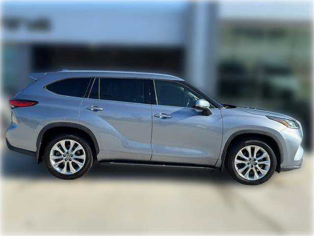 Used 2021 Toyota Highlander Limited FWD image 9