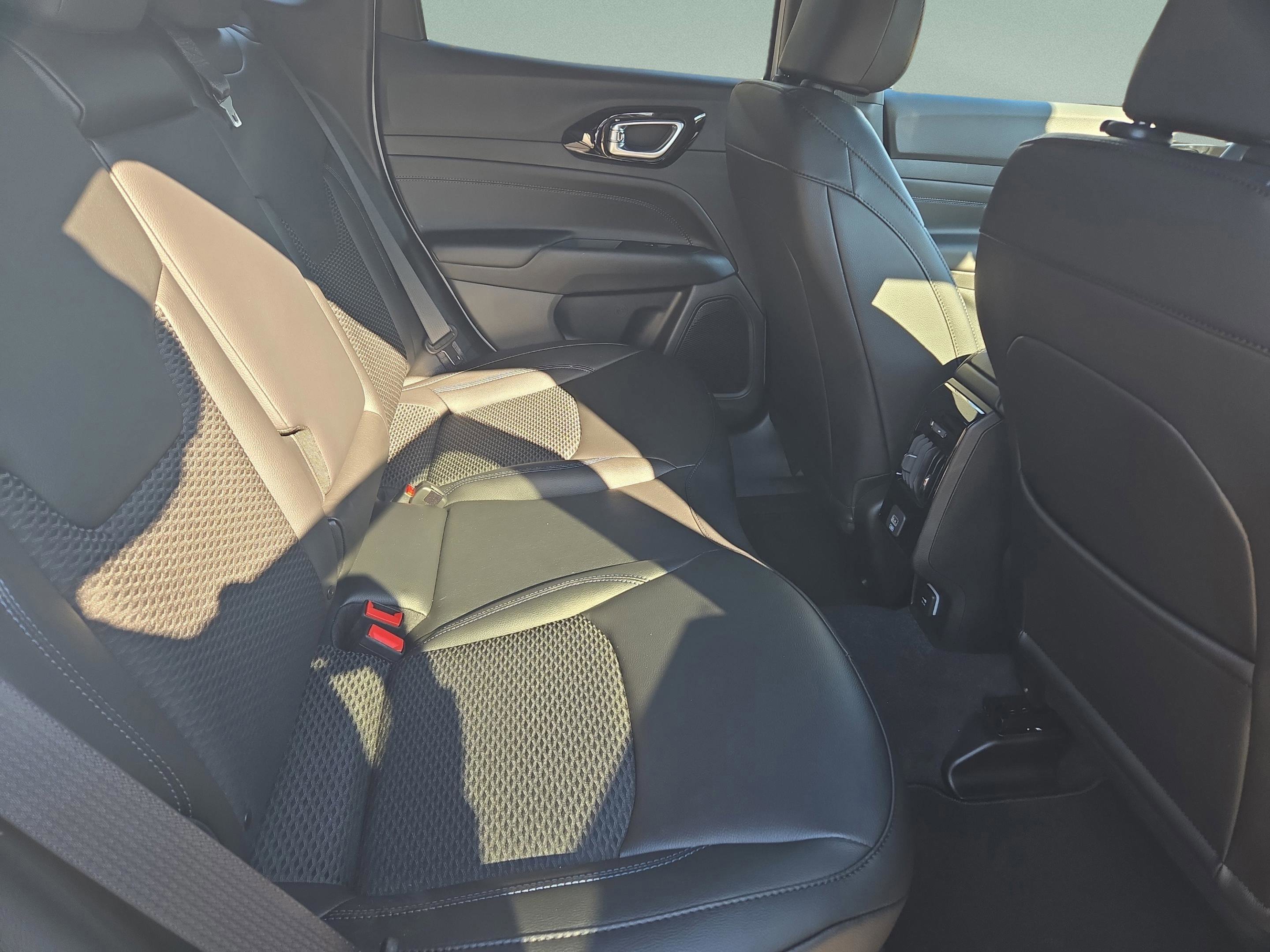 New 2026 Jeep Compass Latitude AWD/4WD image 11