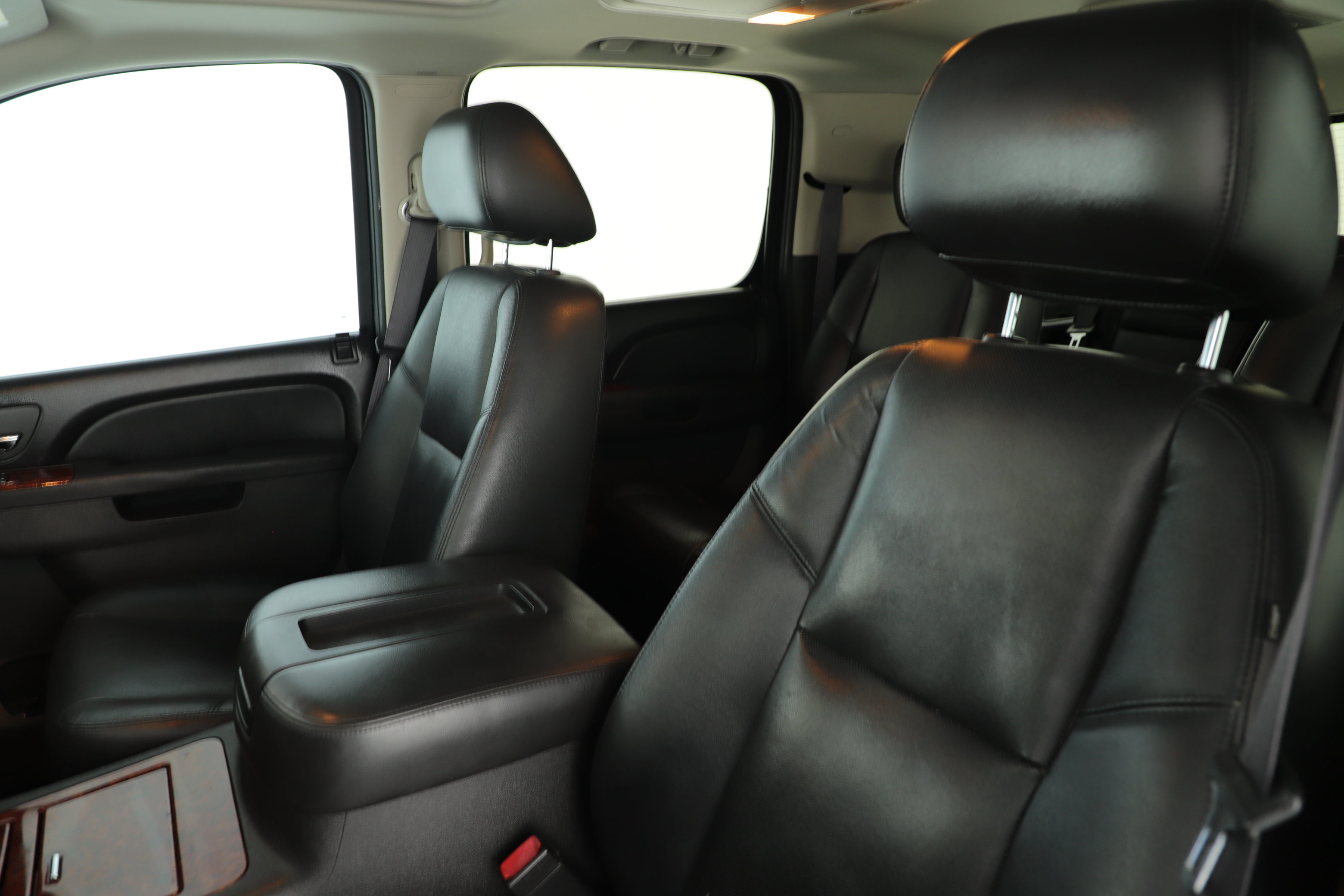 Used 2011 Chevrolet Suburban LTZ AWD/4WD image 16