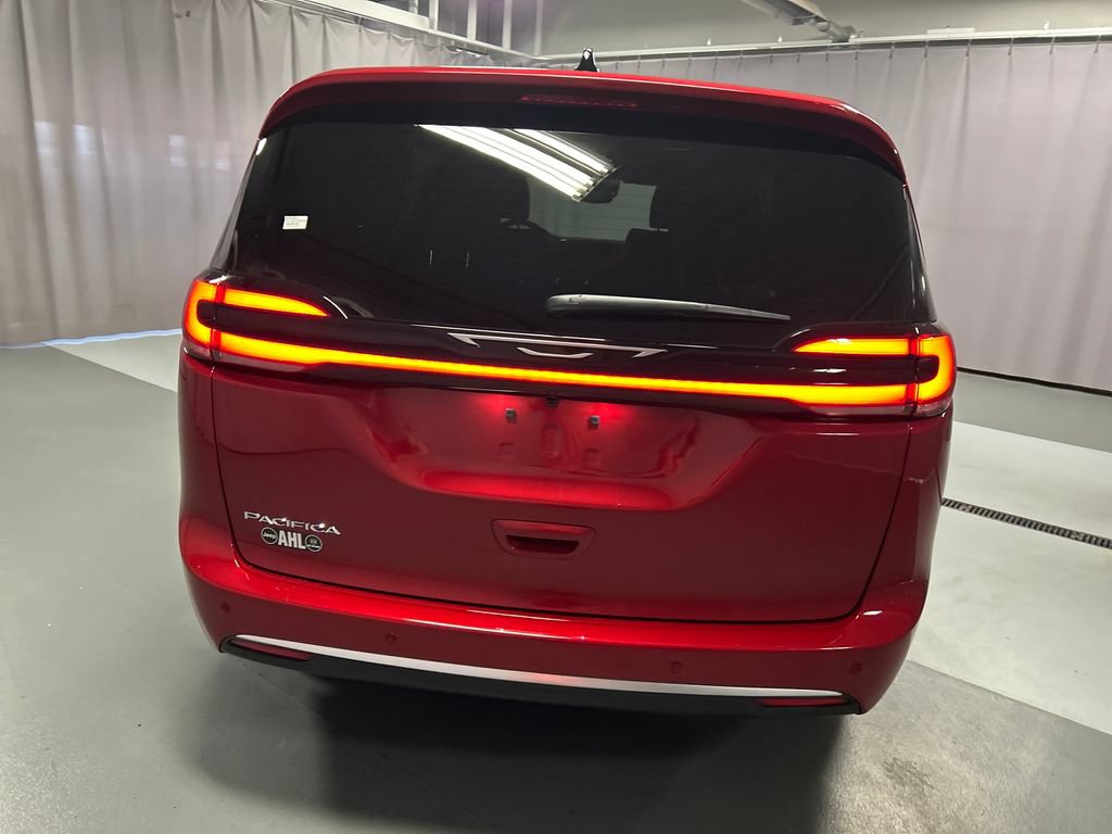 New 2027 Chrysler Pacifica Select FWD image 6