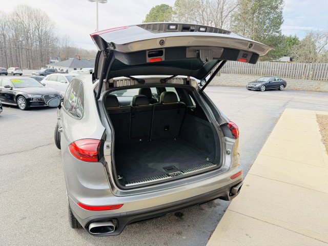 Used 2017 Porsche Cayenne image 17