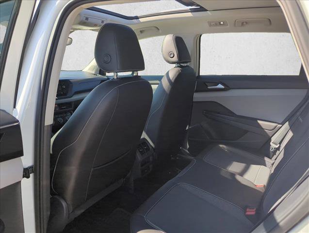 Used 2023 Volkswagen Taos SE w/ Panoramic Sunroof Package FWD image 16