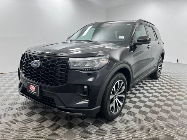 Used 2025 Ford Explorer ST-Line w/ Premium Package AWD/4WD image 2