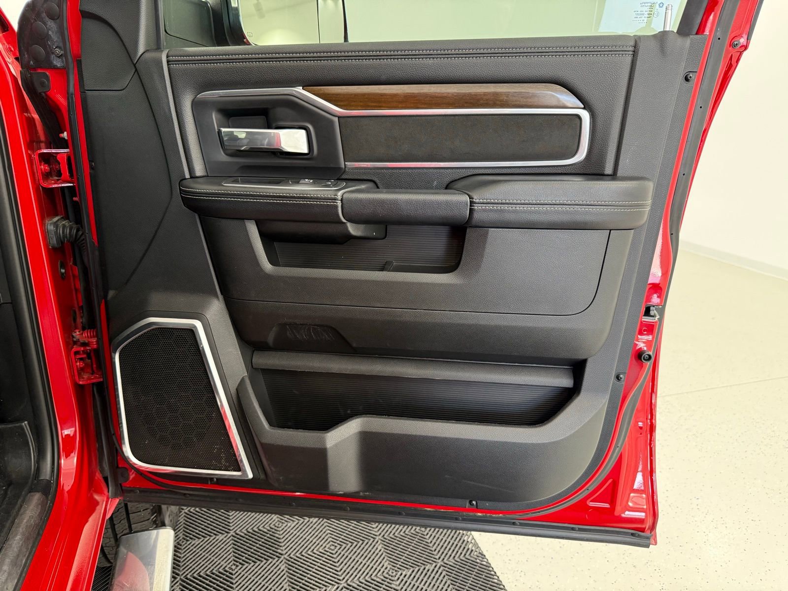 Used 2022 RAM 2500 Laramie image 38