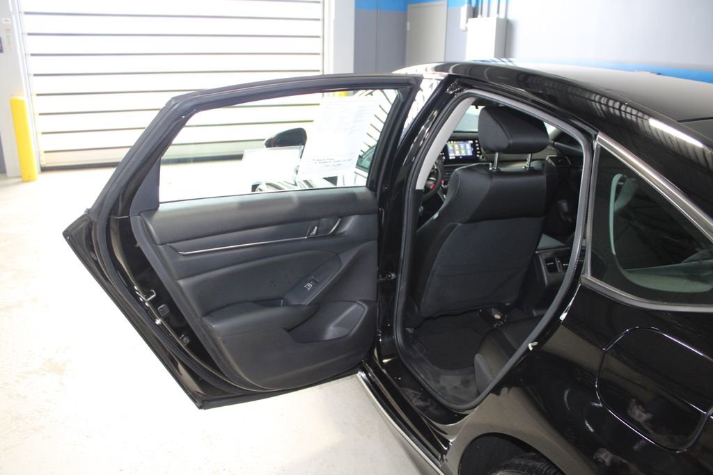 Used 2020 Honda Accord EX image 18