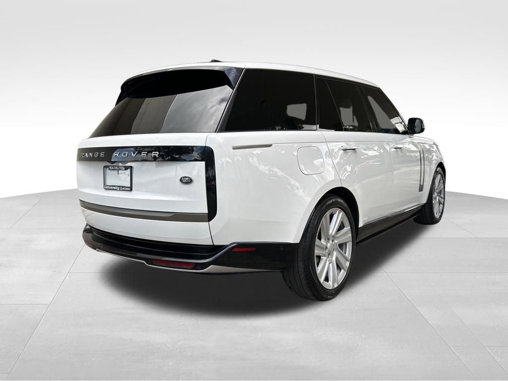 Used 2023 Land Rover Range Rover SE AWD/4WD image 3