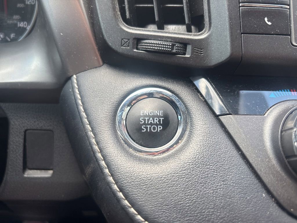 Used 2017 Toyota RAV4 XLE FWD image 19