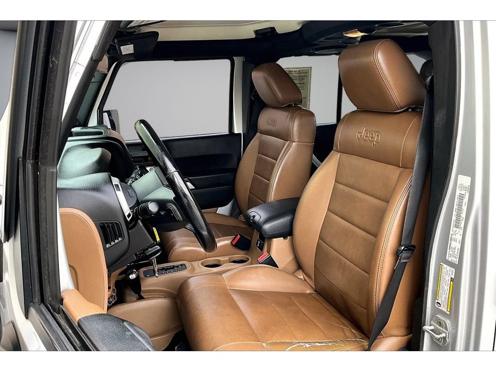 Used 2011 Jeep Wrangler Unlimited Sahara w/ Dual Top Group AWD/4WD image 33