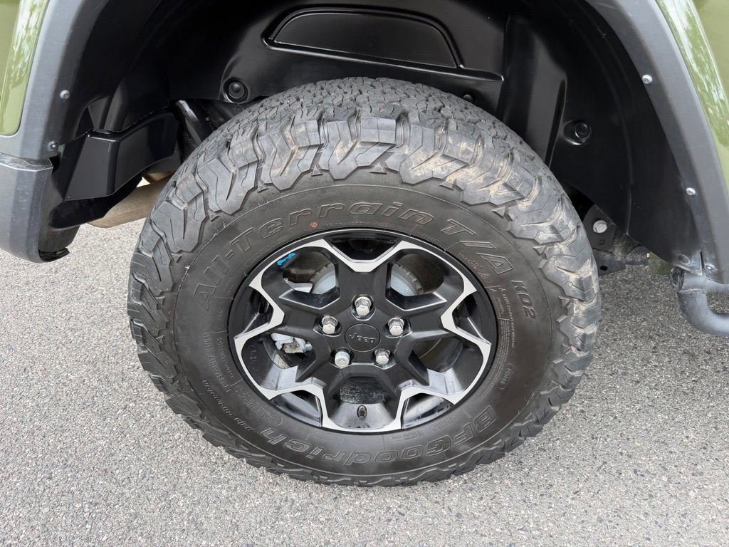 Used 2023 Jeep Wrangler Unlimited Rubicon 4xe w/ Cold Weather Group AWD/4WD image 15