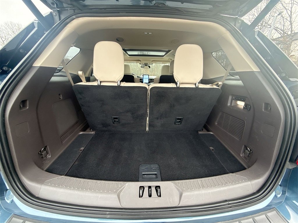 Used 2020 Ford Explorer Platinum w/ Premium Technology Package image 21