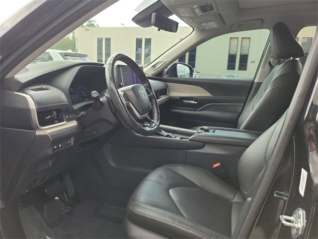 Used 2024 Toyota Grand Highlander Platinum image 9