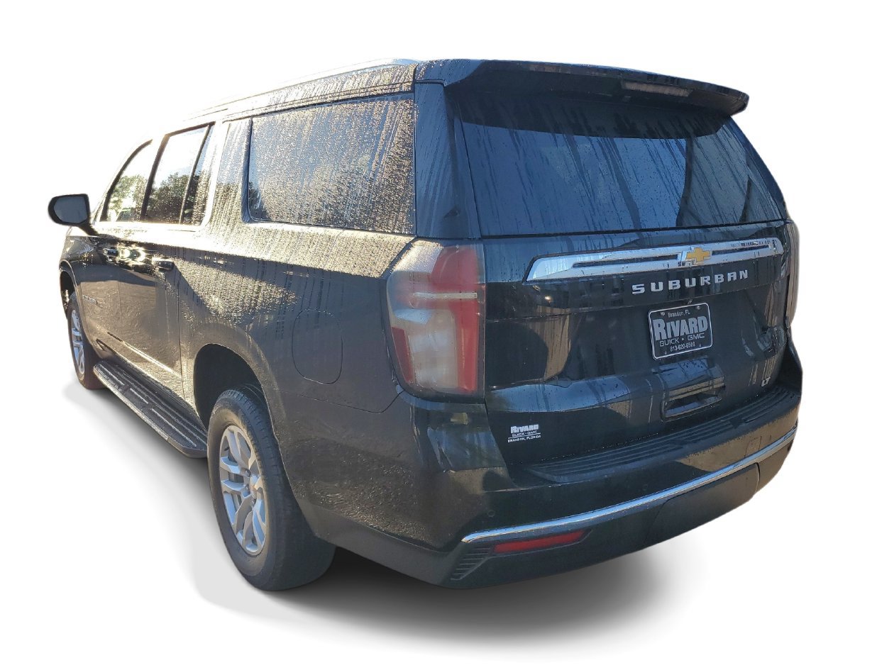Used 2024 Chevrolet Suburban LT RWD image 3