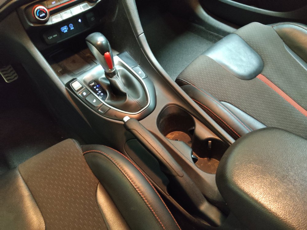 Used 2020 Hyundai Veloster Turbo FWD image 26