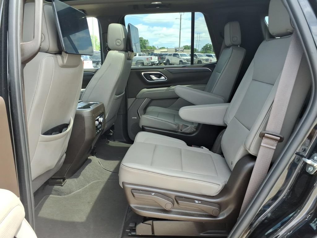 Used 2023 GMC Yukon SLT w/ SLT Premium Package RWD image 18