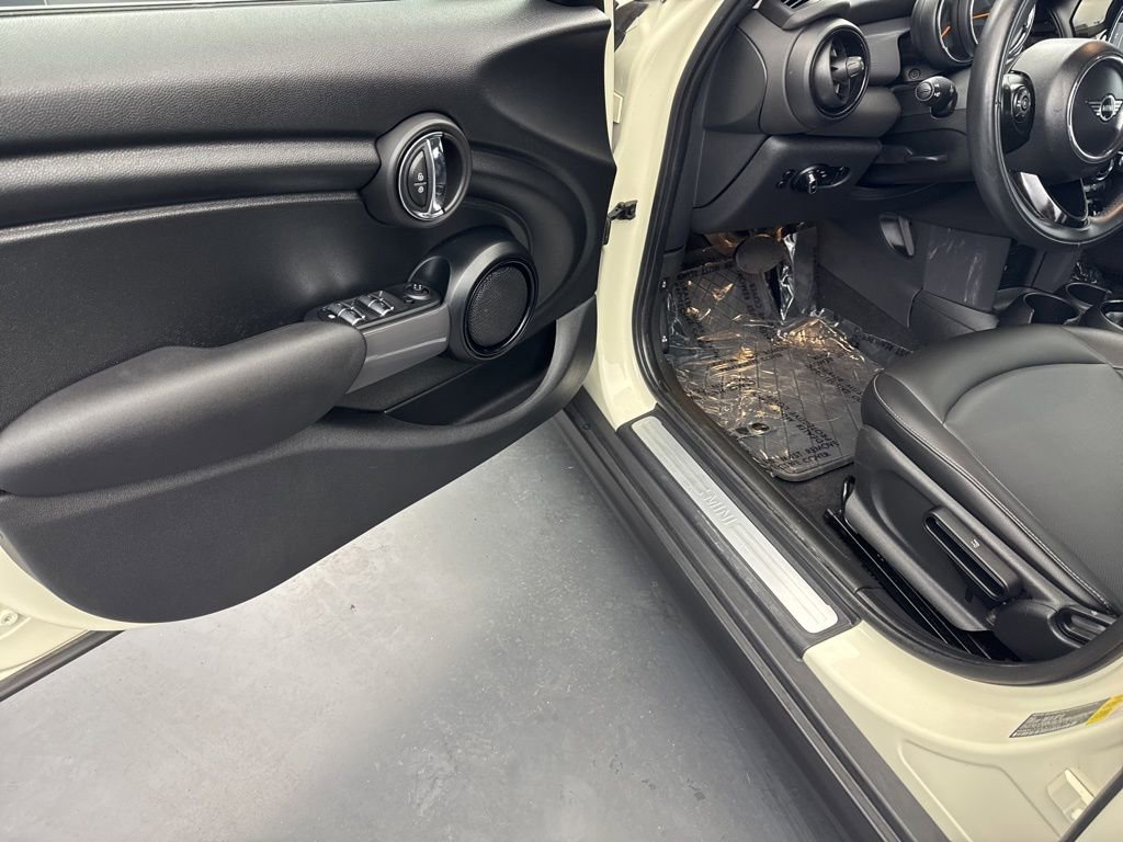 Used 2020 MINI Cooper 4-Door Hardtop image 29