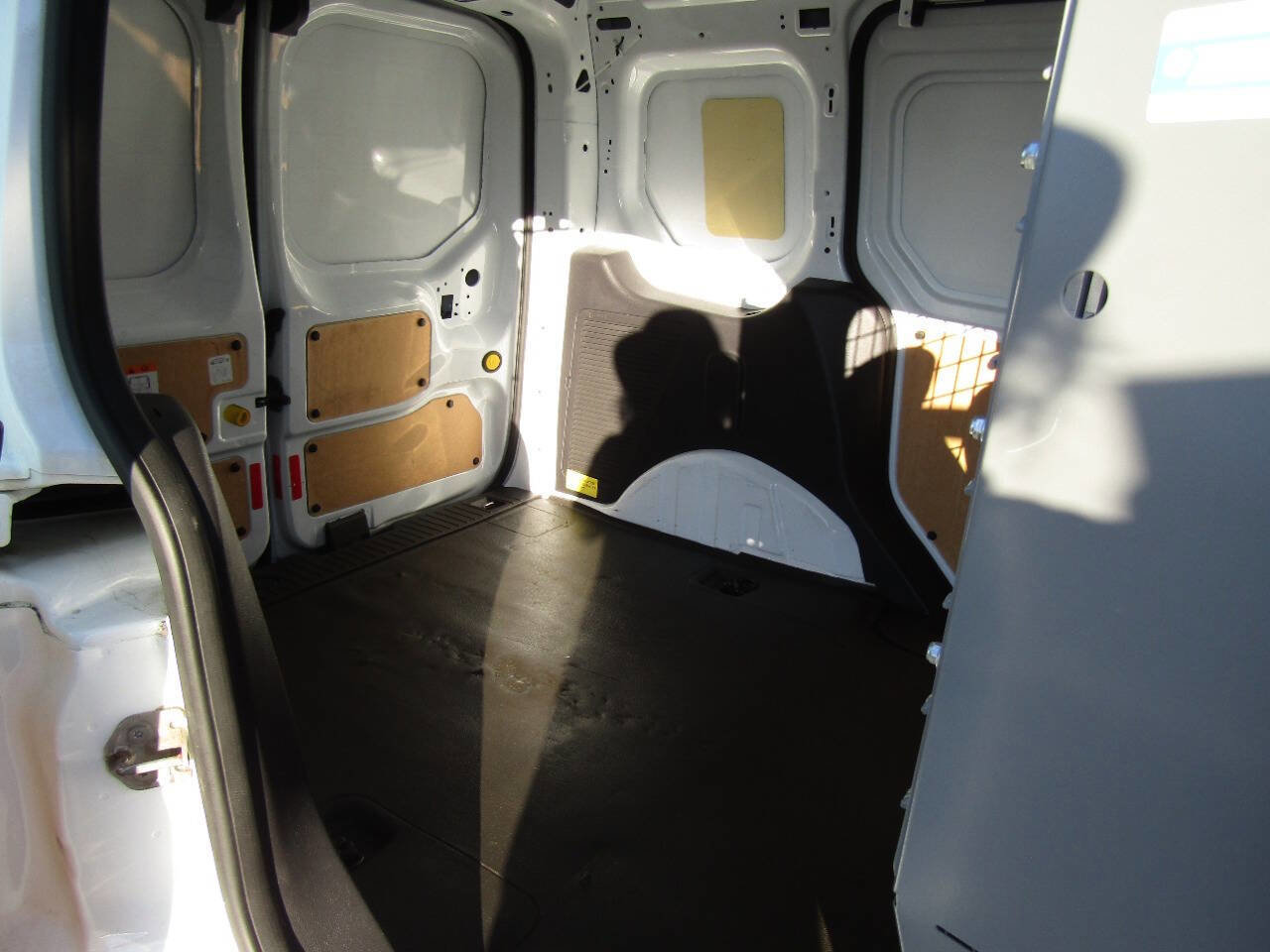 Used 2016 Ford Transit Connect XL image 22