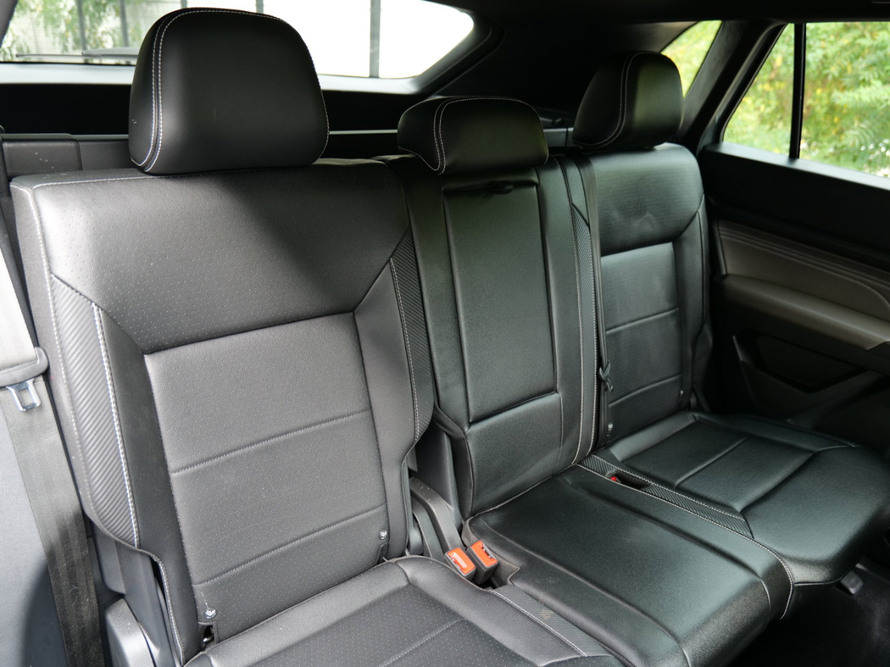 Used 2022 Volkswagen Atlas Cross Sport SEL R-Line image 45