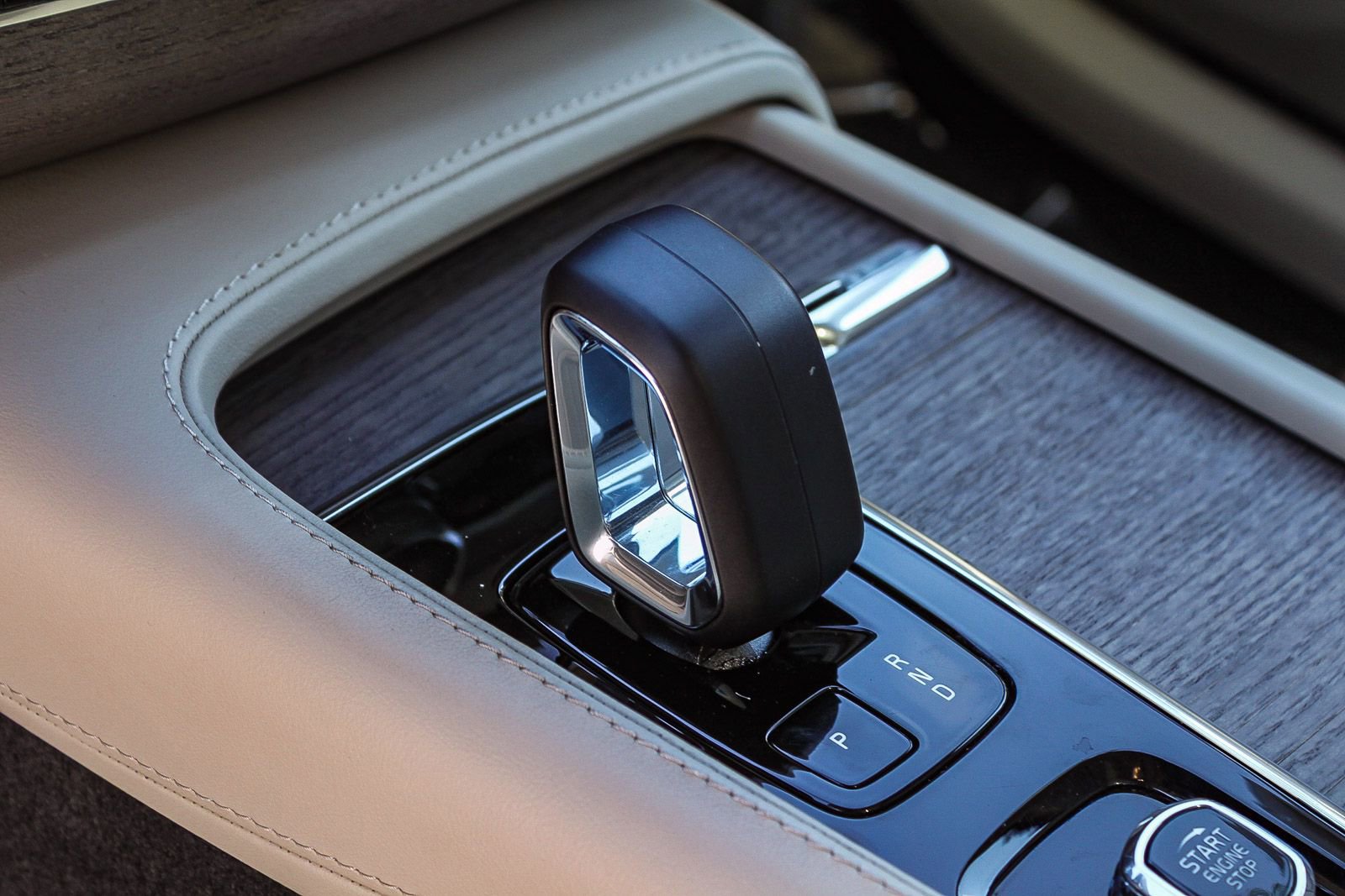 Used 2023 Volvo XC90 B6 Plus w/ Protection Package Premier image 21